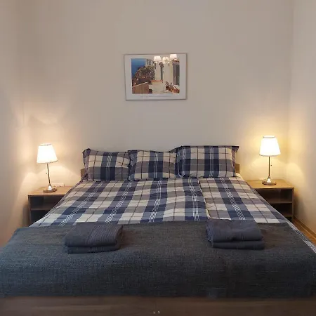 Feriehus Rozmaring Apartman Haz *