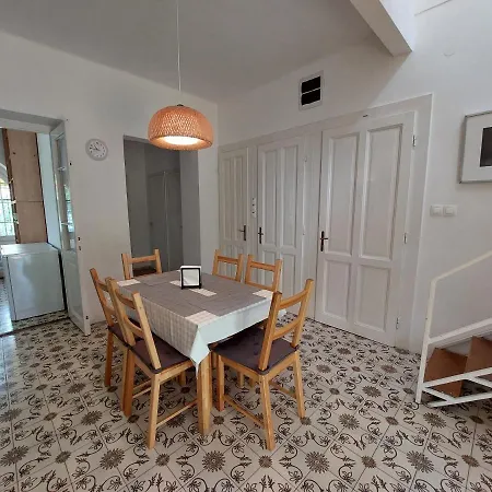 Rozmaring Apartman Haz