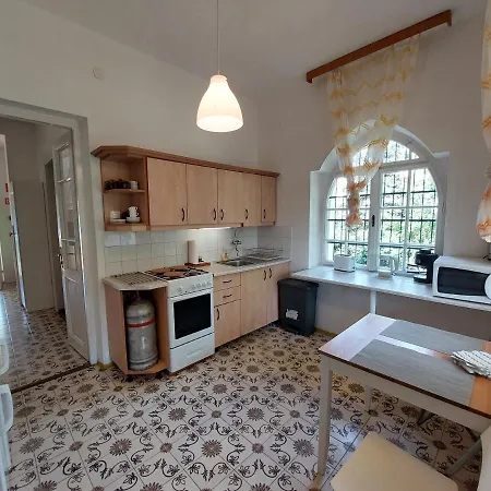 Rozmaring Apartman Haz